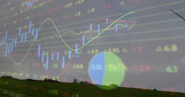 Rüzgar türbininin dönen bıçakları enerji eğilimlerini gösterirken şamdan çizelgesi beliriyor. Teknoloji, finans, analitik, yenilenebilir, veri görselleştirme, sürdürülebilirlik, sanayi