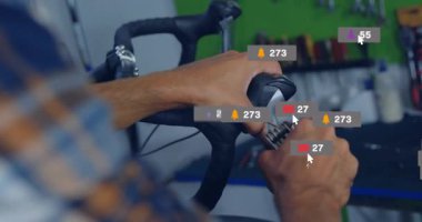 Akort etmek, simgeler oluşturmak, kaplamaları temizlemek ve onarımları bitirmek için bisiklet çeviren mekanik şekil değiştirici. Tamirci, onarım, dijital arayüz, kesinlik, kılavuz, atölye, teknoloji