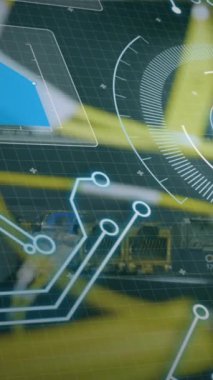 Sunucu odasında veri işleme animasyonu. küresel teknoloji ve dijital arayüz kavramı dijital olarak oluşturulmuş video.