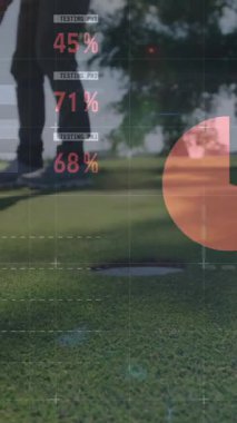 Golfçüler yeşile boyarken küresel istatistiklerin animasyonu örtüşüyor. spor, veri, analiz, etkileşimli