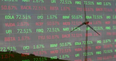 Yüzdeler her saniye artan rüzgar türbinleri alacakaranlıkta dönerek trend gösteriyor. Yenilenebilir, sürdürülebilirlik, enerji, teknoloji, analitik, çevre, gelecek