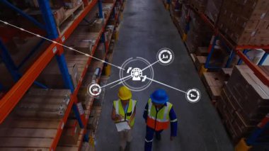 Koridor görünümü, denetçi rehberlik çalışanını ağ simgeleri olarak gösteriyor, kutu çalışma akışını işaretliyor. Lojistik, tedarik zinciri, envanter, sanayi, dijital, çalışma alanı, analitik