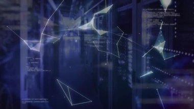 Sunucu koridoru sürüş düğümleri açılıyor. Küre etrafında birleşiyor. Dönen dünya, veri akışını gösteriyor. Teknoloji, veri, dijital, yenilik, fütüristik, ağ, bağlantı