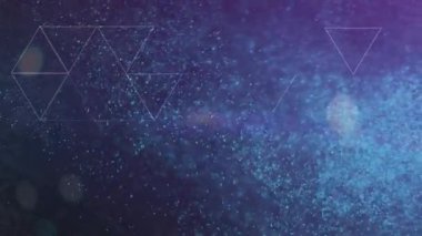 Başlangıçta beyaz üçgenler kayarken mavi parçacık bulutu sürükleniyor ve kozmik uzayı tasvir etmek için soluyor. Soyut, kozmik, dijital, geleceksel, sakin, enerjik, akışkan