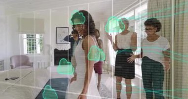 Yatak odasını örten şebeke ve bulut simgeleri, gelinlik dikme, düğün teknolojisi ikiliyi örtüyor. Kutlama, aile, romantizm, zarafet, dijital, teknoloji, samimiyet