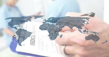 Panodaki klinik yazıları hastayı tedavi eden personeli geri çekerken haritanın örtülmesine neden oluyor. Hastane, bakım, izleme, steteskop, başucu, doktor, hemşire.