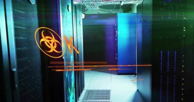 LED 'ler biyolojik tehlike simgesi yanıp sönüyor. Acil Servis' e yazılan arızalı harfler acil eylem sinyali veriyor. Siber güvenlik, teknoloji, dijital, uyarı, uyarı, sanayi, fütüristik