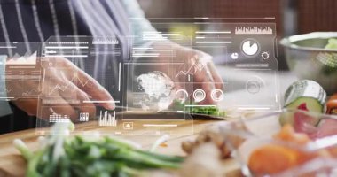 Kıdemli aşçı yeşil fasulyeleri eğitiyor, animasyon beslenme grafikleriyle doğruyor yemek hazırlıklarına rehberlik ediyor. Aşçılık, aşçılık, gıda hazırlığı, sağlık, eğitim, beslenme, yerli