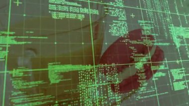 Kod sütunlarının kayması, yeşil ızgaranın yeniden parlatılması, analiz için alt yüzün ve kırmızı nesnenin ortaya çıkması. Fütürist, dijital, üst üste, neon, veri, analiz, portre