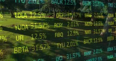 Veri ızgarası güncelleme, kaydırma ve yüzdeleri yükseltme ile canlı park analitiğini görselleştirme. Ticker, alfanumerik, rakamlar, cyan, sarı, şeffaf, üst üste