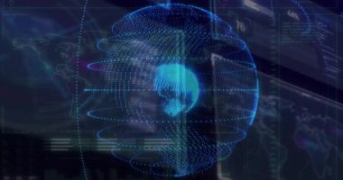 Holografik küre dikey tarama ışınına yanıt veriyor, veri panellerini sunmak için dönüyor ve parlıyor. Hologram, küre, haritalar, grafikler, gösterge panelleri, analizler, arayüz