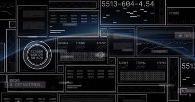Merkezi 3 boyutlu uzaktan ölçüm paneli ışık süpürmesiyle aydınlanıyor, modülleri dolduruyor ve izleyicileri uyarıyor. Holografik, arayüz, ızgara, veri, görselleştirme, boşluk, geleceksel
