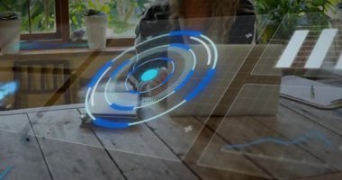 Kadın cihazın yanında dinleniyor ve sanal halkaları çalıştırıyor. Uzaktan kumanda için üst üste dizüstü dizüstü. Holografik, arayüz, ev, ofis, minimal, teknoloji, gün ışığı