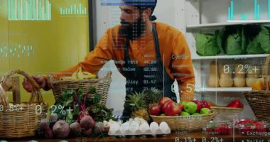 Tedarikçi pazarda yumurta sepetine ulaşıyor AR hareketlerin izini sürerken tezgah hazırlıyor. Üretim, market, köy, kabin, tezgah, organizasyon, ayarlama