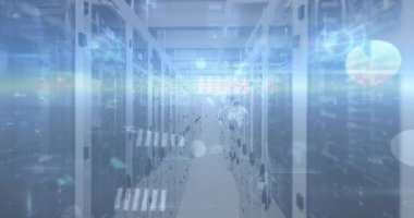 Ana sunucu koridorunda beliren ağ trafiği AR örtüleri tespit edildiğinde veri akışını görselleştirin. Holografik, fütüristik, koridor, raflar, gösterge panelleri, analizler, görselleştirme