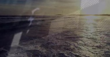 Çerçeveye giren çizgiler okyanusu kaplayan kıvılcımlar, kaymalar, kırılmalar, küresel verileri görselleştirmeler. Sörf, günbatımı, ufuk, dron, harita, kıtalar, soyut