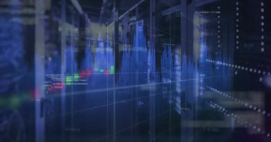 Pazar beslemesi geliyor, güncelleme yapıyor, mumlar rafların üzerinde kayıyor, ses yükseliyor, trendleri gösteriyor. Veri tabanı, sunucu odası, şamdan, analiz, koridor, şeffaf, kod