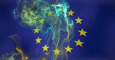 Parçacık bulutu 12 sarı yıldızlı halkanın arkasında beliriyor, yukarı doğru kıvrılıyor, amblemi ortaya çıkarıyor. Çember, hareket, dijital, soyut, gök, kurdeleler, iplikler