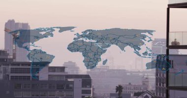 Şafak sisi ufuk çizgisinde yarı saydam dünya haritasını gösteriyor, titreşim verilerini görselleştiriyor. Şehir manzarası, kentsel, küresel, kıtalar, coğrafi, hud, gösterge panelleri