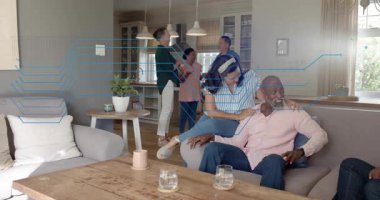 Aile, arka arkaya koltukları değiştiriyor, kupaları ve sağlık hareketlerini gösteren hareketli etiketler takıyor. Toplanma, ev, birliktelik, gündelik, sosyal, açık plan, mutfak