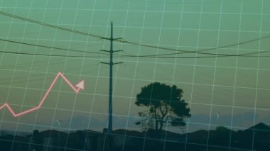 Pembe veri hattı solda görünüyor, sağa dönüyor, pilonları gösteriyor, alacakaranlıkta şema güç akışını gösteriyor. Kuleler, iletim, siluet, ızgara, gün batımı, ufuk, kırsal