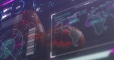 Kırmızı-kahverengi beyin çifti, kırmızı zigzag işaretli, HUD göstergesi ile tıp laboratuarında yüzüyor. Nörogörüntüleme, sinirsel, holografik, arayüz, tanı, görselleştirme, analitik