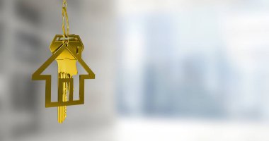 Ev şeklindeki anahtarlıklı altın anahtarlık, gayrimenkul pazarlaması için modern düz tasarımda asılı. Lüks, minimalizm, zarafet, gayrimenkul, marka, iç mekan, mücevher.