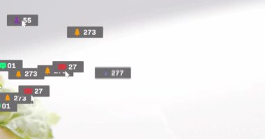 Fare imleci çerçeveye giriyor, rozetler doluşuyor ve üst üste biniyor, sonra dağılıyor, sandviçi ortaya çıkarıyor. Susam, çörek, köfte, marul, yemek, evet, üst üste