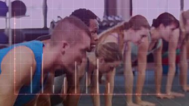 Jimnastikçiler fitness sınıfında tahta tutuş, HUD ızgara takip temsilcileri grup, egzersiz, spor, paspaslar, dambıl, top, nefes alma.