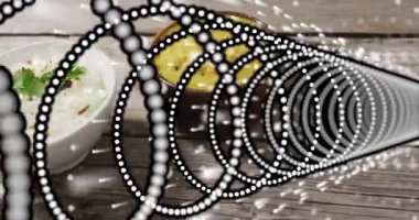 Kaplama noktalı tünelin çapraz hareket etmesine neden olur. Pilav, köri ve turşuyu ortaya çıkarır. Makro, yakın çekim, masa üstü, kişniş, garnitür, restoran, bokeh