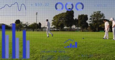 Kriket oyuncusu, hareket halindeki veriler ortaya çıktıktan sonra veri toplamak için turta grafiklerine ulaşıyor. Sporcu, saha, açık hava, takım arkadaşları, talim, analitik, görsel