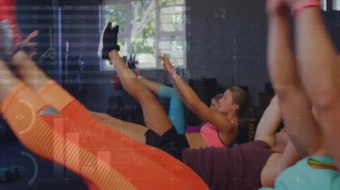 Spor salonu, stüdyo, minderler, yüzükler, gün ışığı, ritim, grup için hocaların fitness derslerine başlaması, V- up 'lar ve bacak hareketlerini gerçekleştirmeleri, HUD izleme temsilcileri.