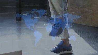 Ağırlık değiştiren, öne çıkan, diz kaldıran, ağırlık kaldıran, uygunluk ölçümlerini gösteren haritalar. Ayak hareketleri, denge, hamleler, dambıllar, plyometreler, spor salonu, dijital