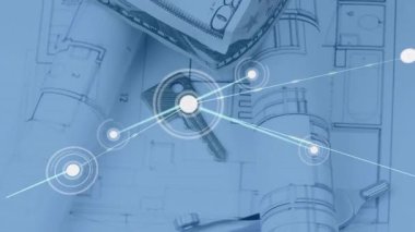 Mimarın çizimlerinin üzerinde bağlantılar ve dolar banknotlarının animasyonu. Küresel mülkiyet, finans, iş, bağlantılar, hesaplama ve veri işleme kavramı dijital olarak oluşturulmuş video.