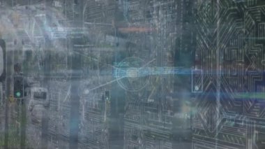 Devre kartından veri işleme animasyonu. küresel veri işleme, hesaplama ve internet bağlantıları konsepti dijital olarak oluşturulmuş video.