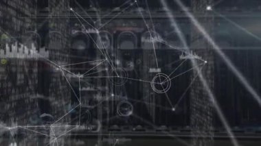 Sunucu odasındaki bağlantı ve veri işleme ağının animasyonu. küresel iş, bağlantılar ve dijital arayüz konsepti dijital olarak oluşturulmuş video.