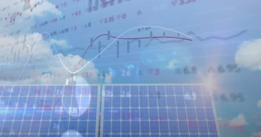 Güneş paneli üzerinden finansal veri işleme animasyonu. küresel iş, finans ve dijital arayüz kavramı dijital olarak oluşturulmuş video.