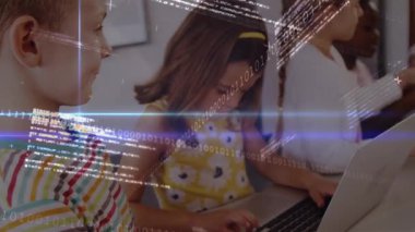 Okulda dizüstü bilgisayar kullanan çeşitli öğrencilerin ikili kodlarının animasyonu. ağ, bağlantılar, eğitim, öğrenme ve teknoloji konsepti dijital olarak oluşturulmuş video.