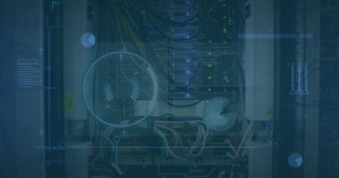 Sunucu odasında veri işleme animasyonu. küresel teknoloji ve dijital arayüz kavramı dijital olarak oluşturulmuş video.