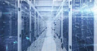 Sunucu odasına karşı veri işleme ve matematiksel denklemlerin animasyonu. Bilgisayar arayüzü ve iş veri depolama teknolojisi kavramı