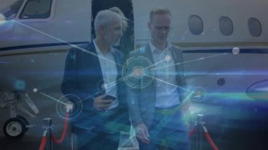 Gri arkaplandaki istatistik ve veri işleme animasyonları. Küresel iş finansmanı ve bağlantılar konsepti dijital olarak oluşturulmuş video.