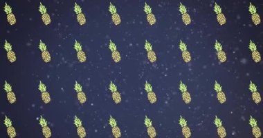 Menekşe arkaplanda hareket eden ananas animasyonu. Renk, şekil, parti ve hareket konsepti dijital olarak üretilen vidoe.