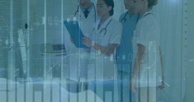 Muayene sırasında çeşitli kadın ve erkek doktorlarla ilgili grafik ve verilerin animasyonu. tıp, sağlık, ekonomi ve teknoloji kavramı. ,.