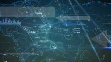 Sayılar ve veri işleme ile bağlantı ağının animasyonu. Küresel bağlantılar ağları ve dijital arayüz konsepti dijital olarak oluşturulmuş video.