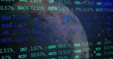 Sunucuların üzerindeki simgelerle olan bağlantı ağının küresel animasyonu. Küresel iş ve dijital arayüz kavramı dijital olarak oluşturulmuş video.