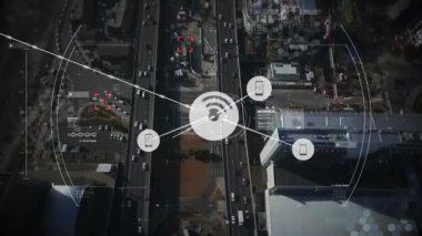 Şehir manzarası üzerindeki bağlantı ve tarama ağının animasyonu. küresel bağlantılar ve dijital arayüz konsepti dijital olarak oluşturulmuş video.