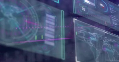 Karanlık arka plandaki ekranlarda veri işleme animasyonu. Küresel iş, dijital arayüz, hesaplama ve veri işleme kavramı dijital olarak oluşturulmuş video.