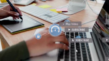 Çalışma alanında dizüstü bilgisayarda yazmak, sosyal medya bildirimleri ve güvenlik simgeleri animasyonu. Teknoloji, siber güvenlik, animasyon, ofis, üretkenlik, iletişim