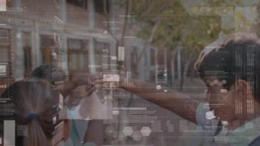 Kafkasyalı öğrencilerin oyun oynaması üzerine veri işleme animasyonu. Küresel eğitim ve dijital arayüz kavramı dijital olarak oluşturulmuş video.