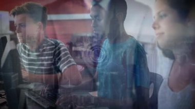 Çeşitli öğretmenler ve öğrenciler arasında bağlantı ağının animasyonu. Küresel eğitim teknolojisi ve bağlantılar konsepti dijital olarak oluşturulmuş video.